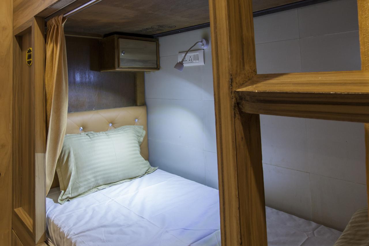 Abza Deluxe Dormitory Bombaj Exteriér fotografie